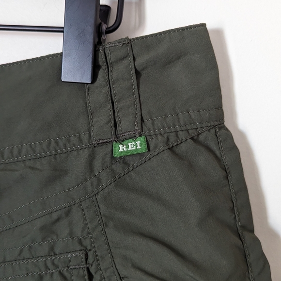 REI | UPF 50+ | Green Athletic Outdoor Hiking  Shorts - Picture 7 of 10